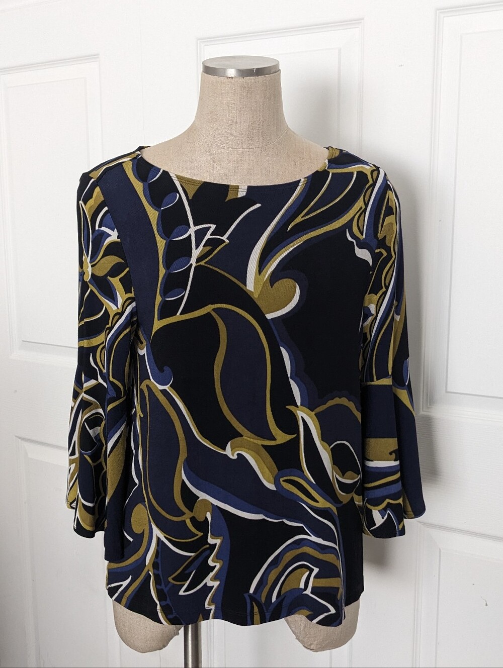 Chico's Traveler Paisley Print Bell Sleeve  Blouse -  Siz 1 (Med) - NWOT